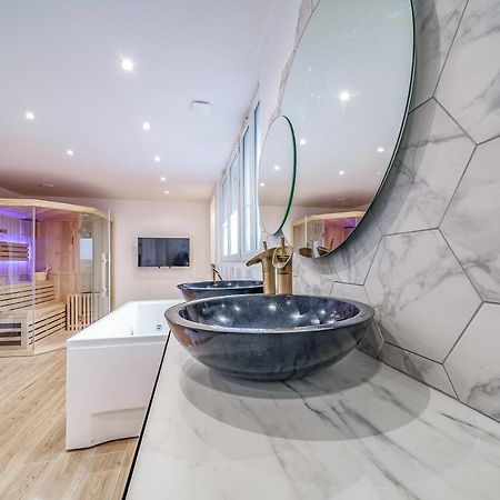 L'Evasion - Sauna Jacuzzi Cinema Tours Bagian luar foto