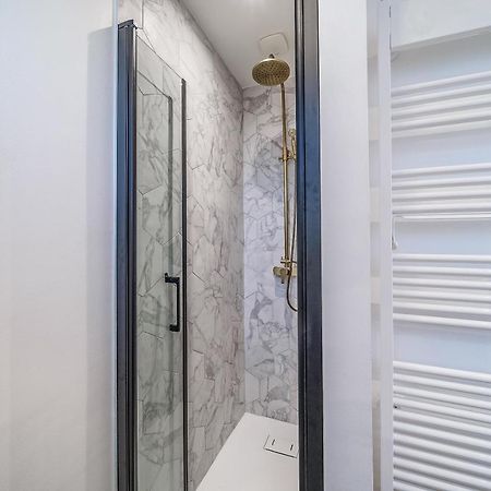 L'Evasion - Sauna Jacuzzi Cinema Tours Bagian luar foto
