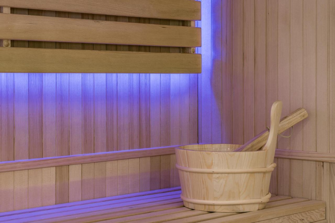L'Evasion - Sauna Jacuzzi Cinema Tours Bagian luar foto