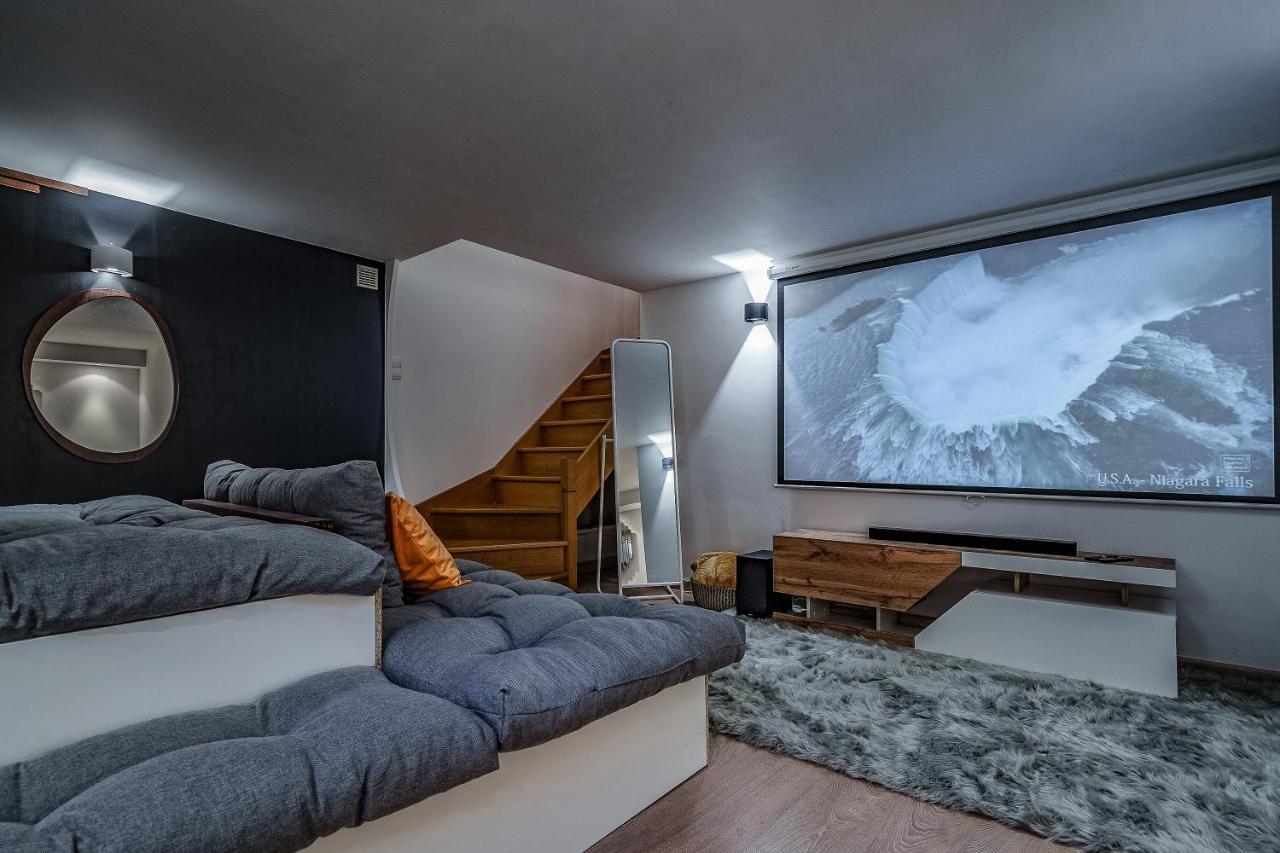 L'Evasion - Sauna Jacuzzi Cinema Tours Bagian luar foto